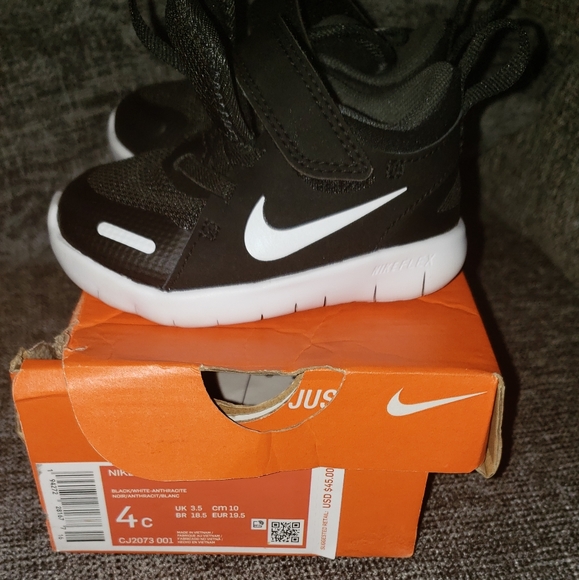 Nike shoes - Picture 6 of 8